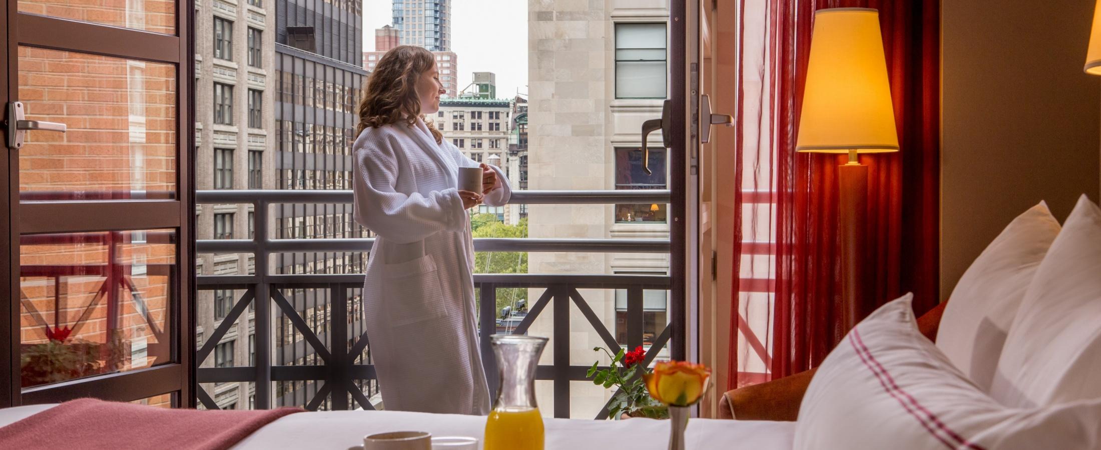 The Hotel Giraffe embodies the graceful elegance, strength, and beauty as well as the legendary kindness found in one of nature’s most beloved animals.