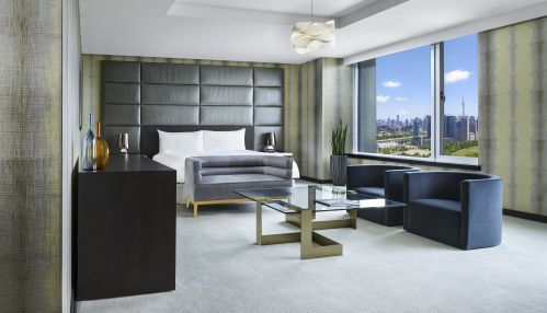 Royal King Guestroom with City Views