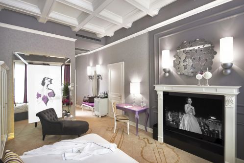 Opera Suite with a Parlor