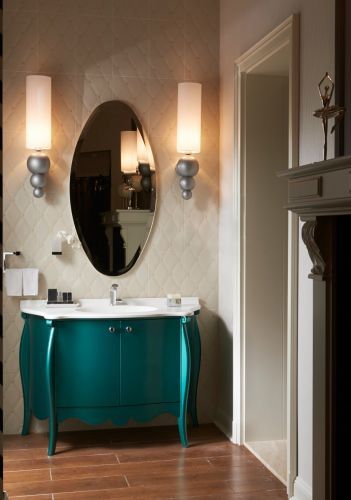 Some of our Aria Signature Rooms are equipped with a standalone bathtub.